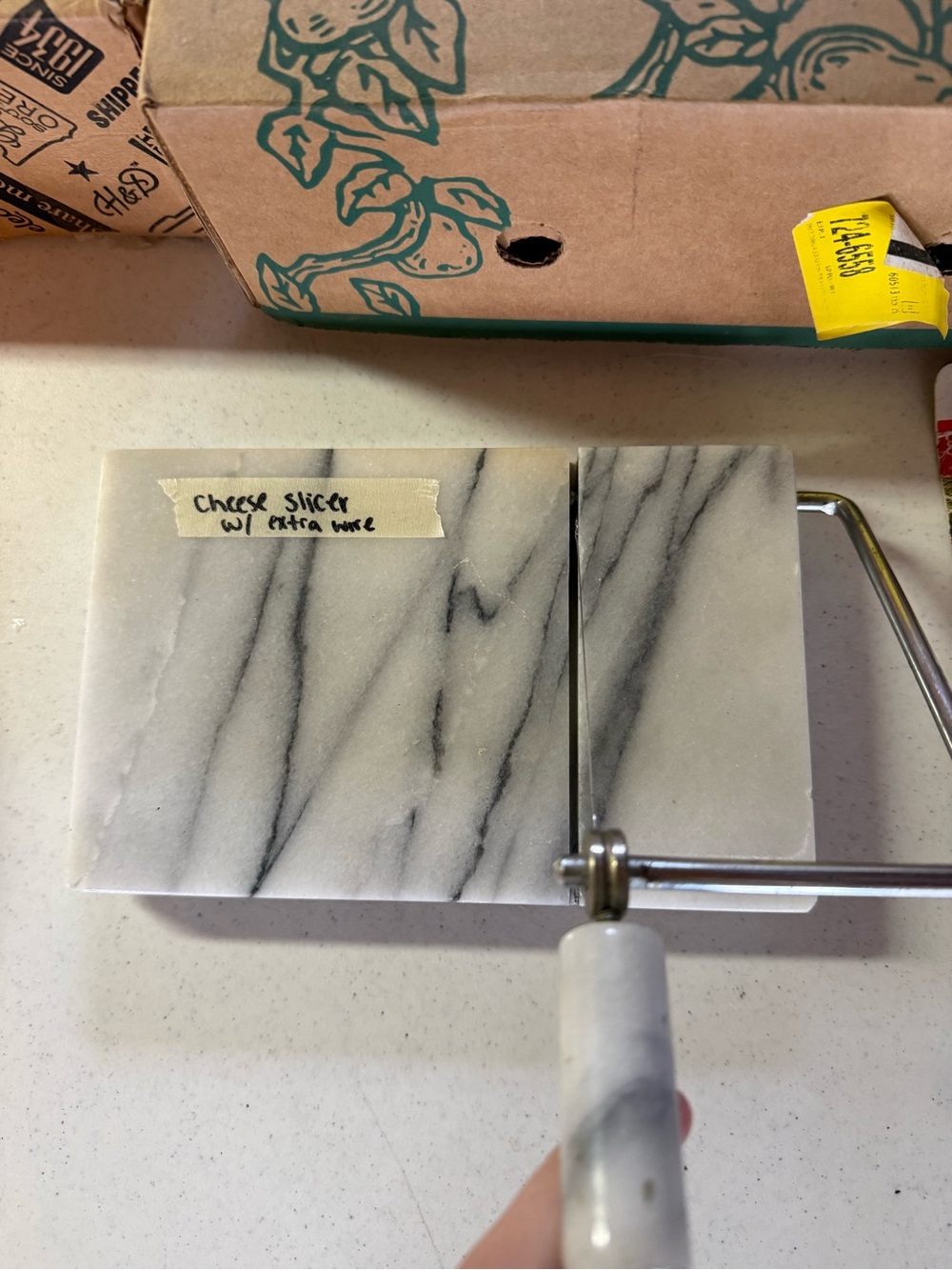 Marble Cheese Slicer with Wire Cutter - White and Gray Veined
